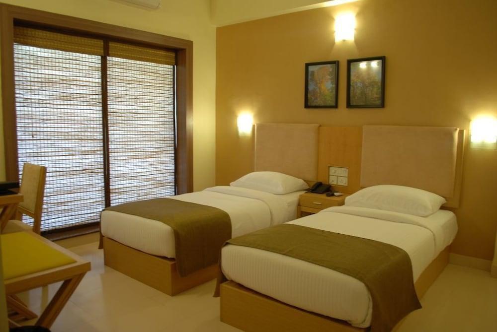 Santa Cruz Sandalwood Hotel & Suites מראה חיצוני תמונה