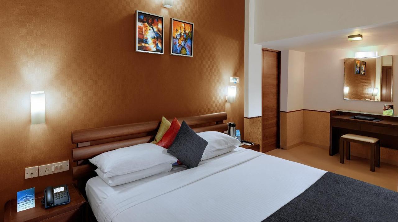 Santa Cruz Sandalwood Hotel & Suites מראה חיצוני תמונה